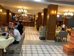 -鹏城人家海鲜酒家·23年老字号(较场尾店)