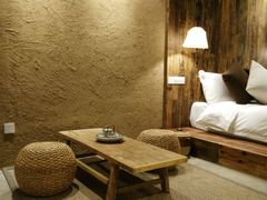 叠山茶桌-看见远方·莫干遥远的山民宿