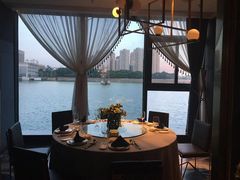 靠窗位-东南里湖景餐厅·新闽菜(浦西万达店)