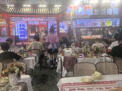 -刘姐啤酒鱼民族演艺餐厅(西街总店)