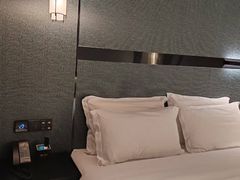 -万泊酒店(长沙五一广场国金中心店)
