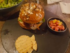 -HIGH FIVE哈福手工汉堡(桂林路店)