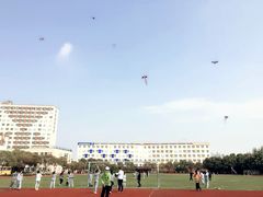 -上海市民办金苹果学校