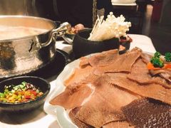 -左庭右院鲜牛肉火锅(金山万达店)