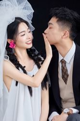 -喜爱高定婚纱摄影