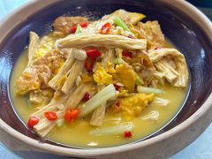 -阿瓦山寨·湘菜现炒·剁椒鱼头王(咸阳总店)
