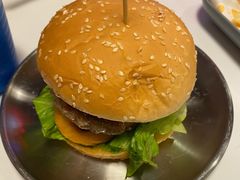 安格斯牛肉汉堡-玩味工厂·东南亚特色餐厅(太古里店)