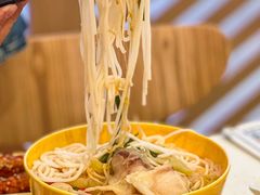 -谭仔米线(皇庭广场店)