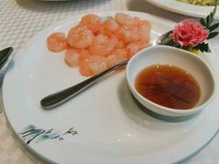 -王朝大酒店徐汇店-地面停车场