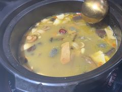 -野菌皇海景野生菌火锅(滨海大道店)