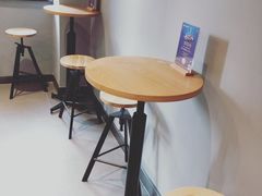 用餐区-瑞幸咖啡(人民路店)