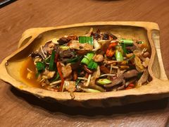 -老滇山寨•云南特色菜•地方菜•民族风情歌舞表演(金碧店)