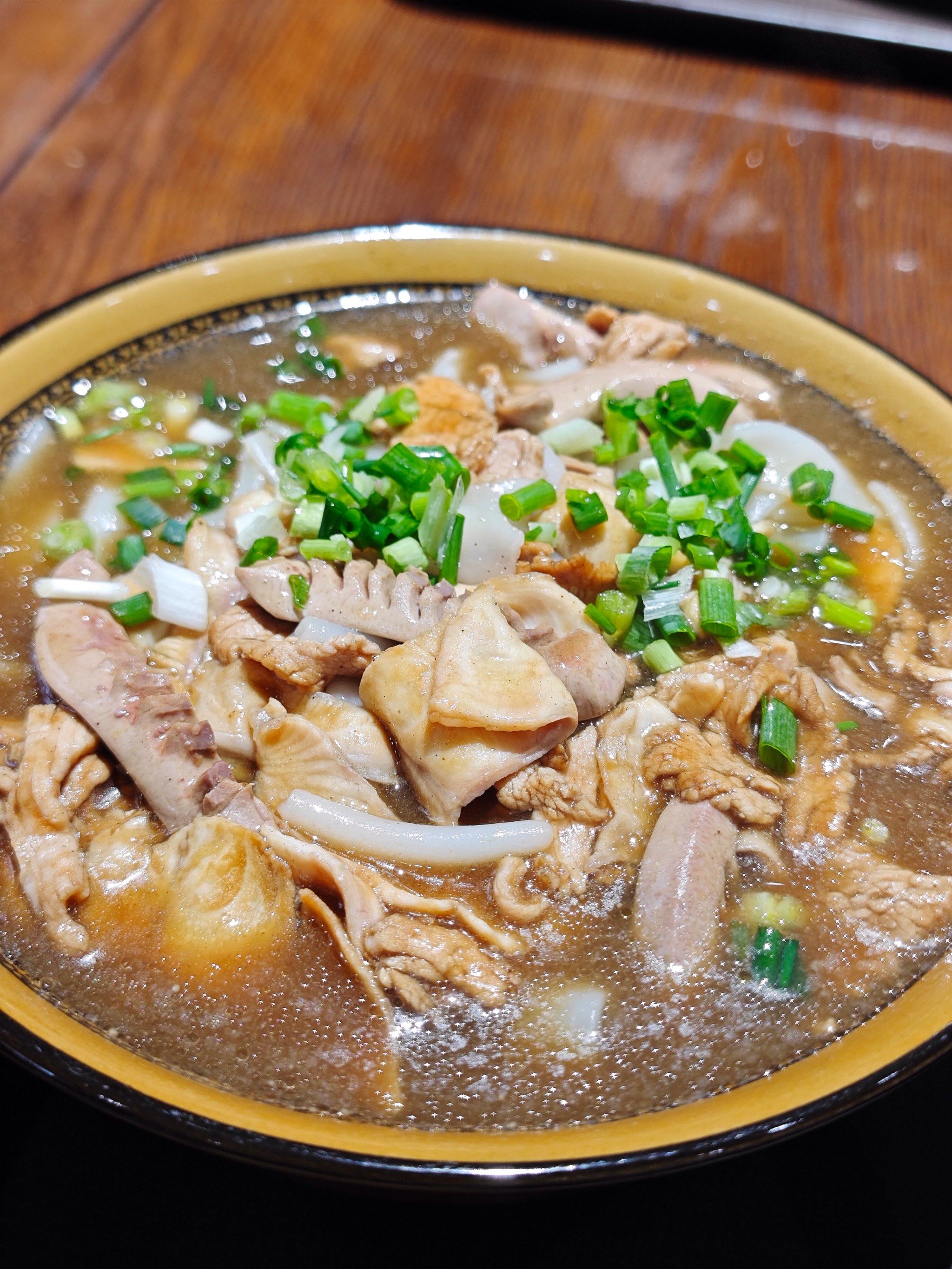 能拒绝一碗香喷喷的腰花粉呢!