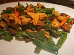 樟树港辣椒牛肝菌炒鸡柳-宁波柏悦酒店·钱湖渔港