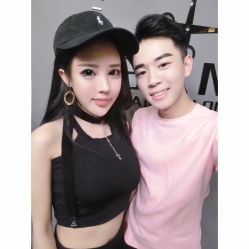 Yishen合影纪念-3AM HAIR SALON烫发染发接发