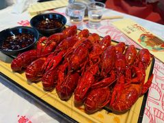 -肥肥虾庄·金牌油焖大虾(汉街SKP店)