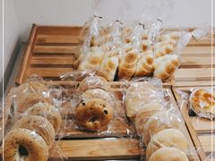 -yeast面包店