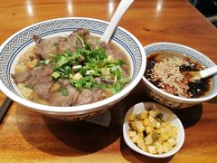-粉吖吖·邵阳米粉(体育西路店)