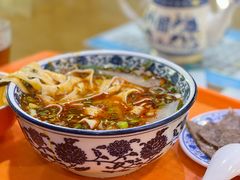 宽面-伊穆祥牛肉面总店·清真