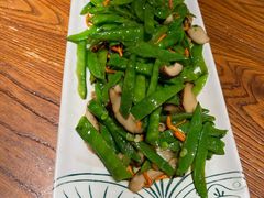 五彩花菇荷兰豆-云海肴·汽锅鸡·云南菜(美罗城店)