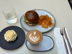 -潮一不贰·法式甜品·生日蛋糕·西式简餐(外滩店)