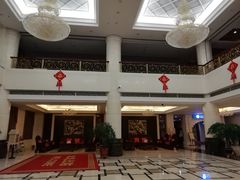 -乌兰湖畔草坪轻奢营地