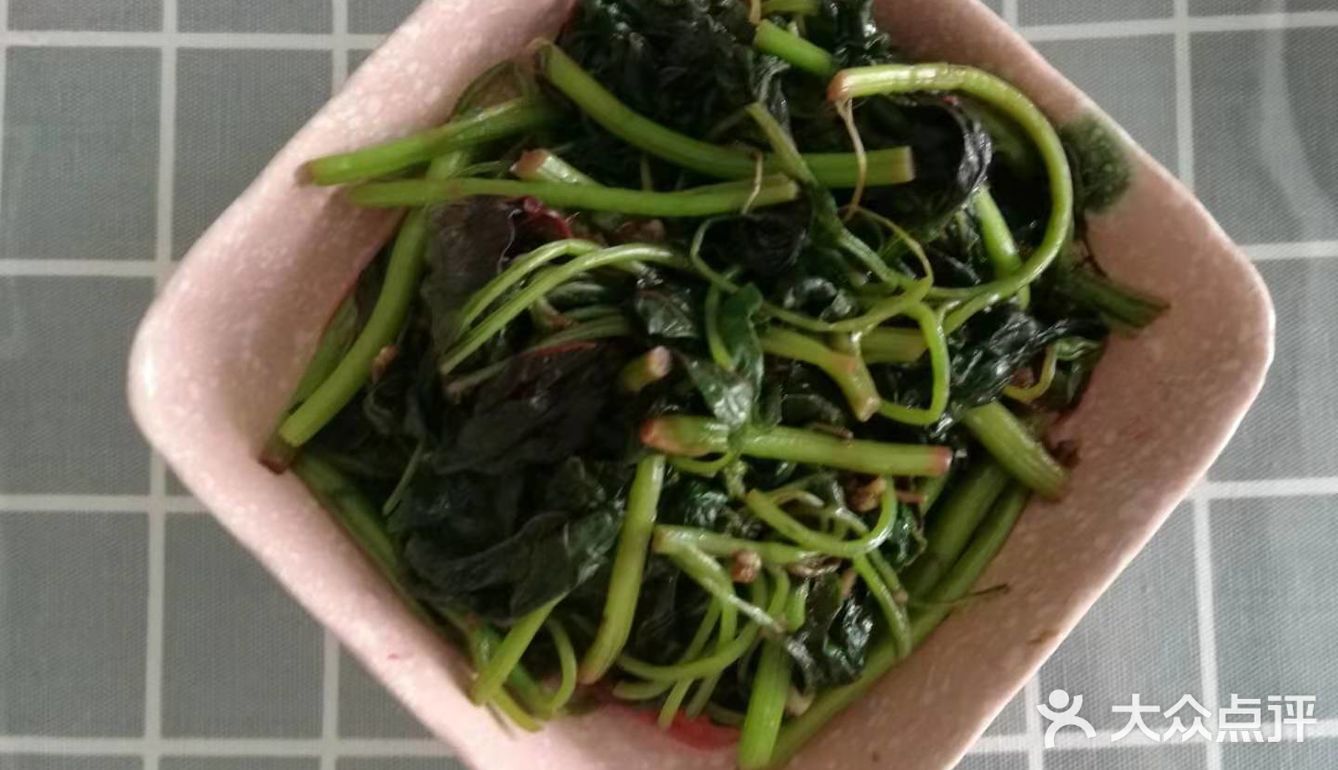 营养丰富的夏日消暑菜-凉拌红苋菜