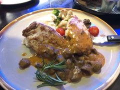 烤西兰花鸡胸肉沙拉-bluefrog蓝蛙(皇庭广场店)