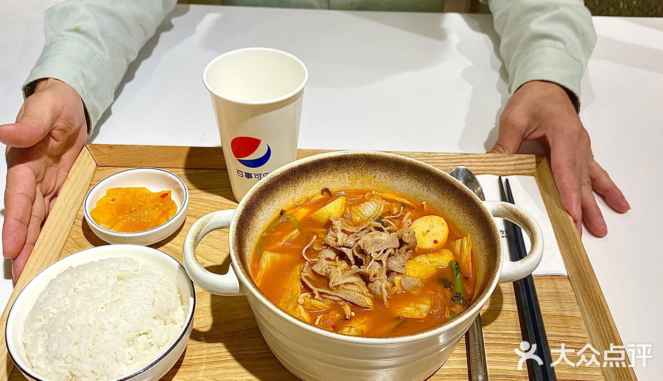 · 池奈已经蝉联大众必吃榜2年啦