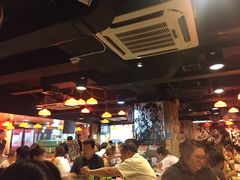 大堂-鲜入围煮花胶鸡海鲜火锅