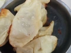 -黄阿姨锅贴大王(万航渡路店)