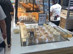面包甜点陈列柜-超港·蛋糕面包(龙河路店)