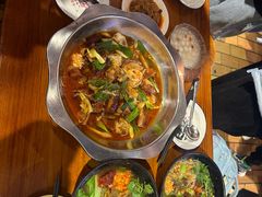 -爆炸头阿姨小四川正宗川味小吃(无任何分店)
