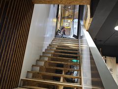 -新华里咖啡书吧(新华书店小寨店)