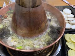 -果松木炭酸菜铜火锅·外婆参鸡汤
