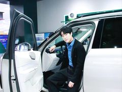 -王府井百货熙地港店