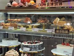 面包甜点陈列柜-DQ·蛋糕·冰淇淋(三亚青春颂店)