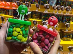 -m豆巧克力世界(上海世茂广场店)