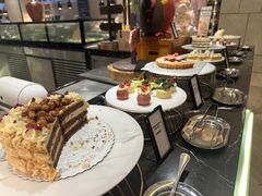 -广州万富希尔顿酒店·感趣自助餐厅·金秋蟹宴生蚝海鲜刺身