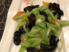 -锦龙国际酒店(天津奥体中心华苑地铁站店)