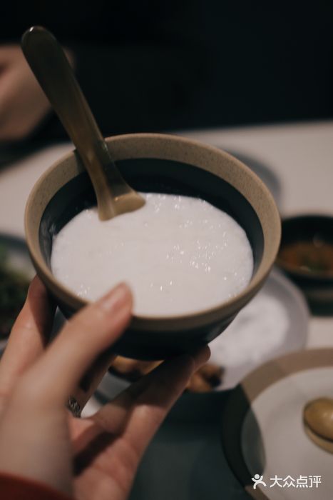 胡麻(静安嘉里店)奶白酒图片