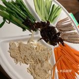 桂林米粉和云南米线都是不错的当地美食吧，当地人比较喜