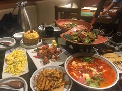 -云海肴·汽锅鸡·云南菜(天山百盛优客店)