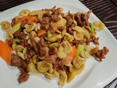 脆黄瓜炒牛肉-董府·古宅餐厅