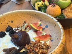 秋梨新疆果实酸奶碗-O'mills Sourdough Bakery&Bistro(永嘉路店)