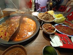 -萍姐火锅·公路夜市(武汉首店)
