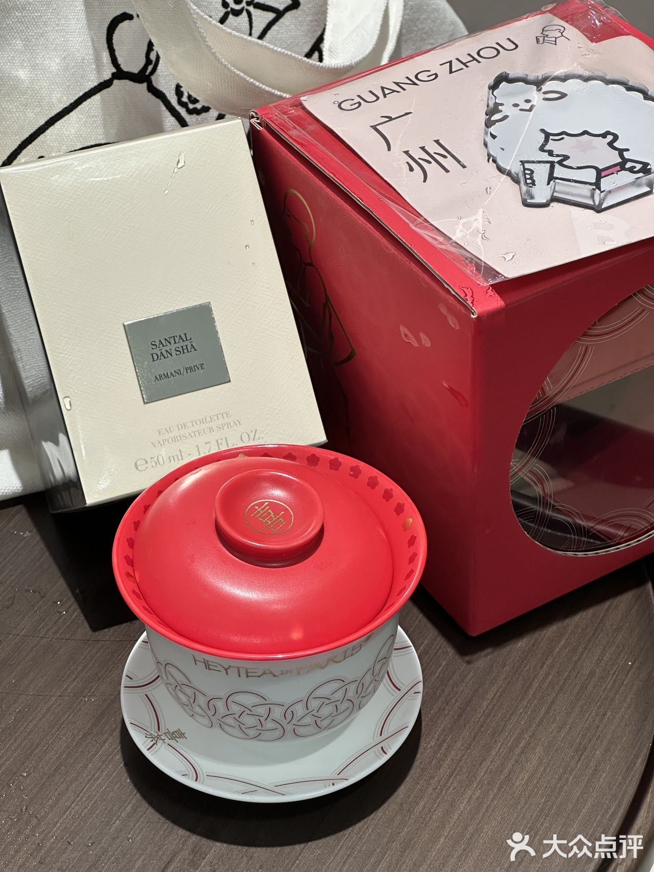 号外🥳！！喜茶新店买一song一🉐️周边！