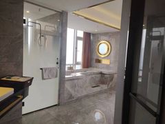 -Ting无边际江景酒店(重庆解放碑云端之眼店)