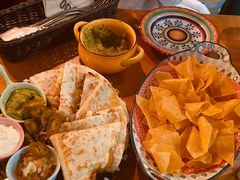 墨式玉米脆片配番茄粒粒沙拉-TEQO·Mexican food & Bar