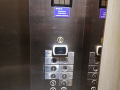 -西安大雁塔科技大学地铁站亚朵酒店